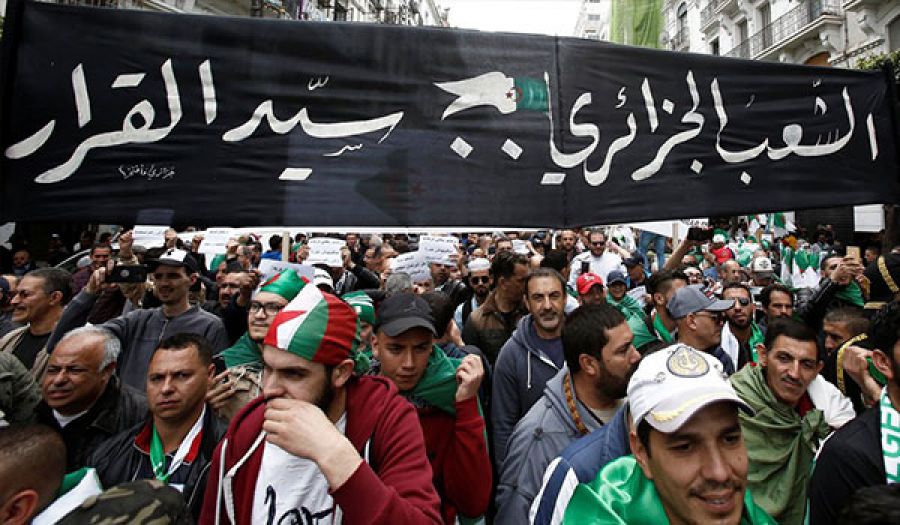 حراك الجزائر بدون قيادة - إيجابيات وسلبيات