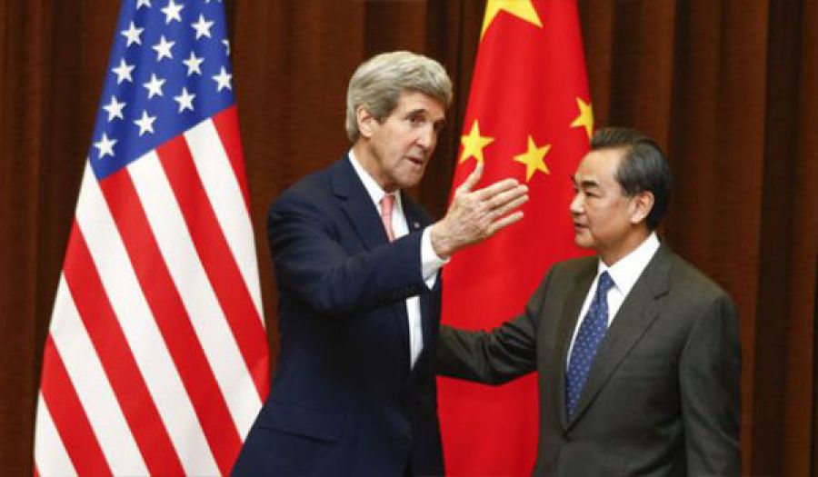 مزيد من الضغوط تمارسها أمريكا على الصين في بحرالصين الجنوبي  كيري يرفض تقييد الحركة في بحر جنوب الصين