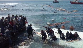 لاجئو سوريا يقضون في البر والبحر وهم يحاولون الوصول إلى أوروبا