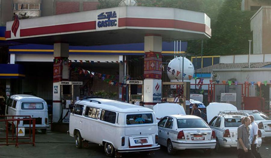 النظام المصري المجرم يرفع أسعار الوقود للمرة الثالثة في أقل من سنتين
