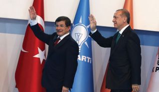 ما الذي يجري بين أردوغان ورئيس وزرائه؟